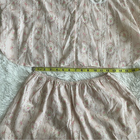 Vintage Henson Kickernick Floral Pajama Set Top Shorts Victorian Print Novelty - Picture 11 of 12
